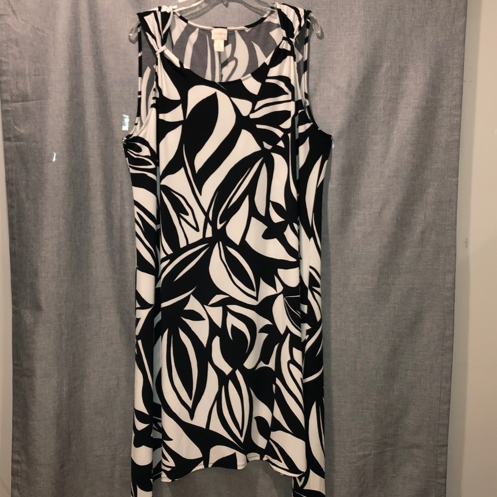 Chico's Sleeveless Handkerchief Hem Dress, Black/White Size 4 Ex. Cond.